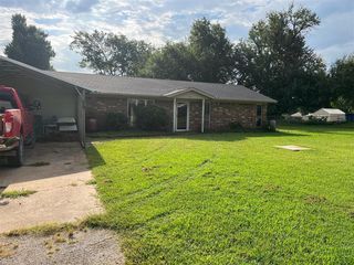402 SE 3rd St, Perkins, OK 74059