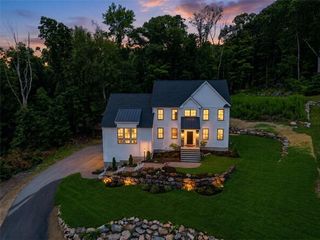 15 Tuscan Ct, Cumberland, RI 02864