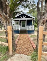 19051 Crows Ranch Rd, Salado, TX 76571