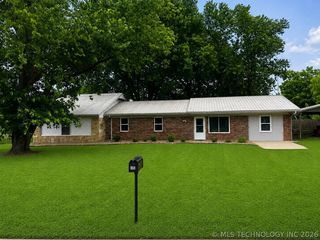 506 S  1st Ave, McCurtain, OK 74944