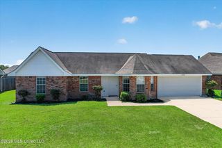 2204 Irma Cir, Ocean Springs, MS 39564