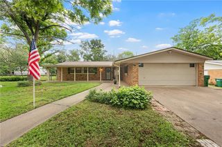 128 Adrian Dr, Waco, TX 76706