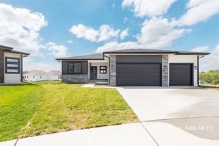2702 Ponte Pl, Adel, IA 50003