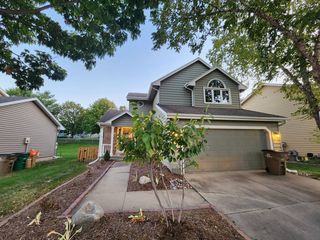 4770 Meadow Valley Dr, West Des Moines, IA 50265
