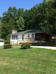 10 Woodside Dr, Athens, OH 45701