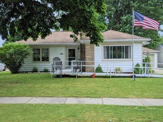 727 Roosevelt St, Mason, MI 48854