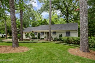 132 Glenway Dr, Jackson, MS 39216