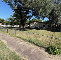 2812 Live Oak Dr, Copperas Cove, TX 76522