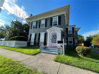 31 High St, Geneva, NY 14456