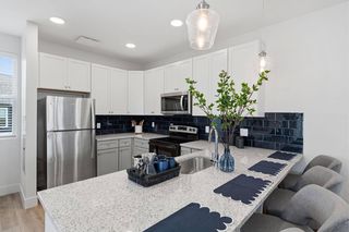 26800 Carronade Dr, Perrysburg, OH 43551