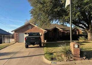 8533 Ellis Dr, North Richland Hills, TX 76182