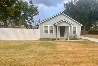 119 E  Dumble St, Alvin, TX 77511
