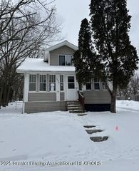 1024 Porter St, Lansing, MI 48906
