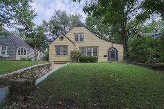224 E  Winthrope Rd, Kansas City, MO 64113