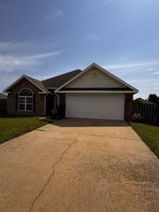 1532 Hutchinson St, Pea Ridge, AR 72751