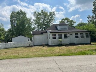 202 5th St, Cloverport, KY 40111