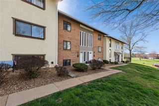 141 Carmel Woods Dr, Ballwin, MO 63021