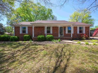 99 Hickory Hills Dr, Jackson, TN 38305
