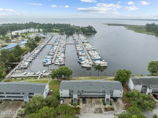 2211-2212 Harbourside Drive, New Bern, NC 28560