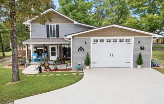 220 Arrowhead Ln, Fort Gaines, GA 39851