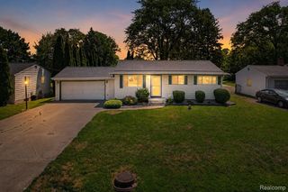 4141 Bristolwood Dr, Flint, MI 48507