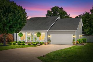 1215 Bark Ridge Cir, Hopkinsville, KY 42240