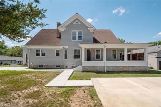 113 W  Whiteside St, Columbia, IL 62236