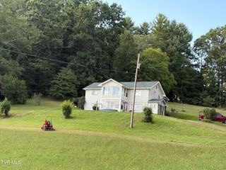 2359 Cold Springs Rd, Mountain City, TN 37683