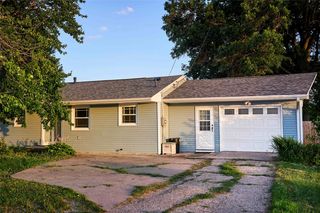 303 N  19th Ave W, Newton, IA 50208