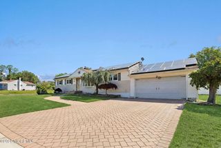 5 Lake Drive, Howell, NJ 07731