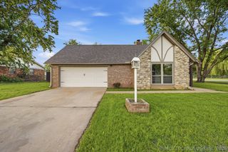 1007 W  D St, Jenks, OK 74037