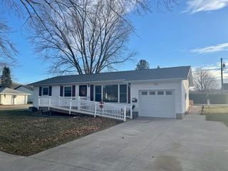 decorah ia homes for sale decorah ia real estate trulia