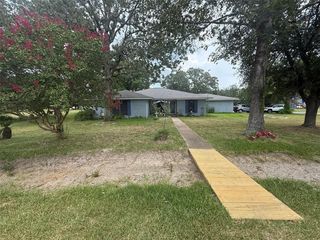 15 Meadow Lake Dr, Trinity, TX 75862