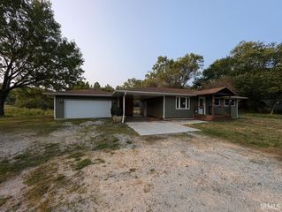 5058 E  State Road 58, Bloomfield, IN 47424