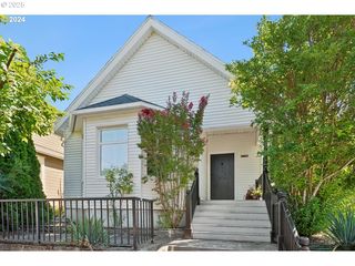 2738 SE 18th Ave, Portland, OR 97202