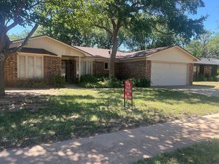 7014 Wayne Ave, Lubbock, TX 79424