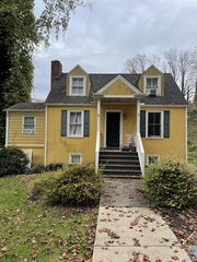 7 Valley Cir, Charlottesville, VA 22903