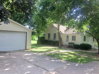 22364 Grange Rd, Geneseo, IL 61254