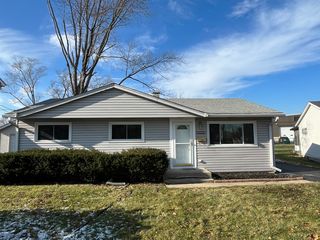 146 W  Norman Ln, Wheeling, IL 60090