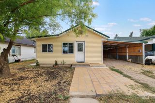 230 2nd St, Hazelton, ID 83335