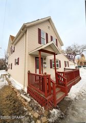 512 4th Ave S, Grand Forks, ND 58201
