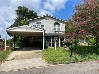 207 Greenview Dr, Vicksburg, MS 39183