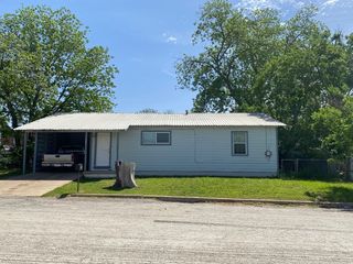 402 N  Mary St, Comanche, TX 76442