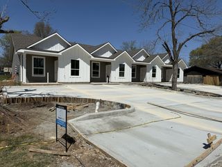 1606 W  5th St #1, Caldwell, TX 77836