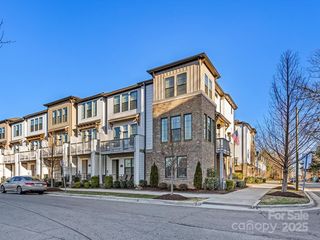 1302 Nandina St, Charlotte, NC 28205