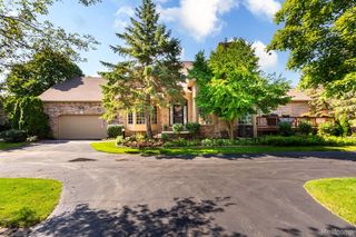 1953 Clearwood Ct, Shelby Township, MI 48316