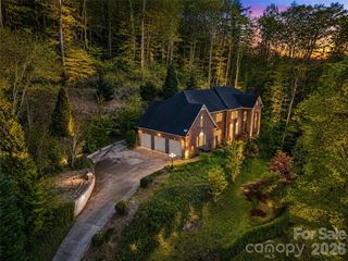 2983 Rockwood Dr, Lenoir, NC 28645