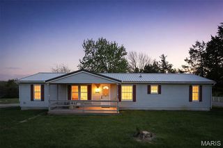 5600 Meadow Ln, Farmington, MO 63640