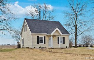 9718 Loos Rd, Marine, IL 62061