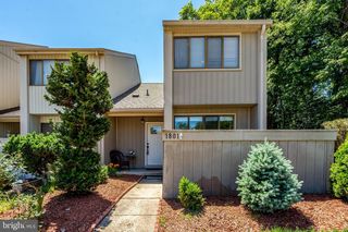 1801 Powder Horn Ter, Woodbridge, VA 22191